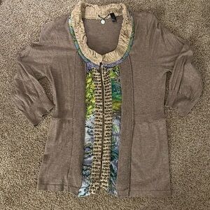 Women’s cardigan with ornate detail